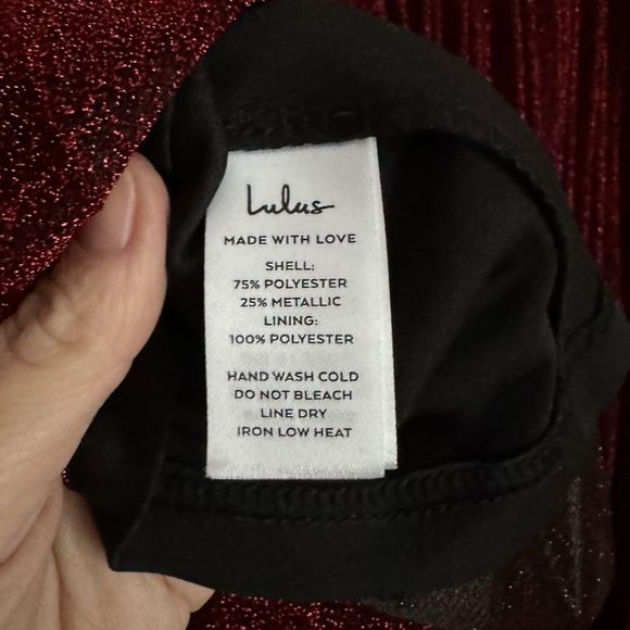 New NWTLulu’s Medium Shine Tonight Red Sparkly Pleated Skater Dress Notch Neck M - Picture 15 of 16